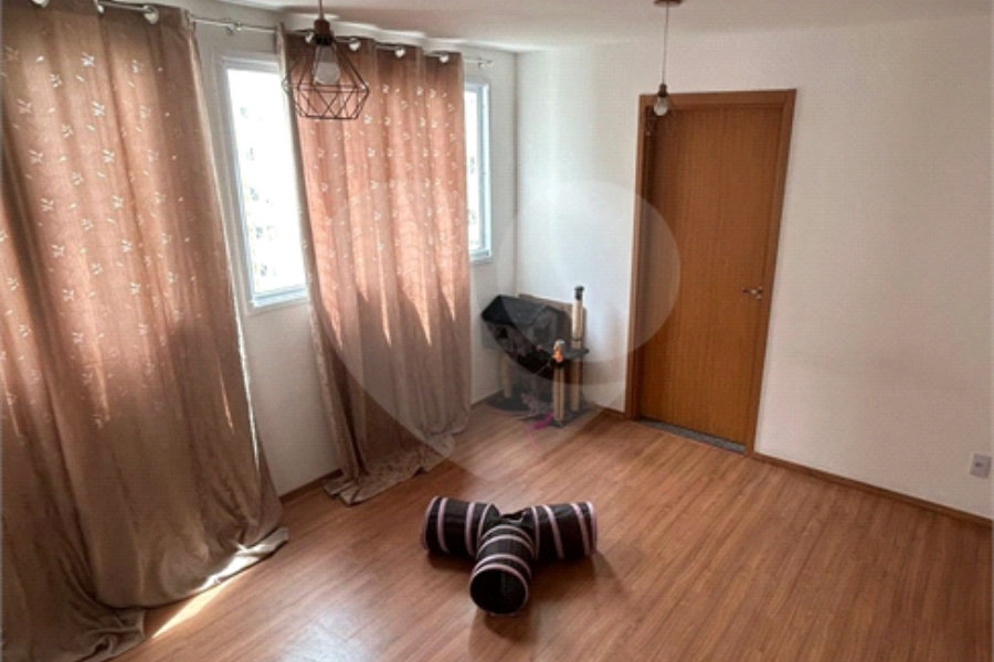 Apartamento de 44m² com vaga na garagem.