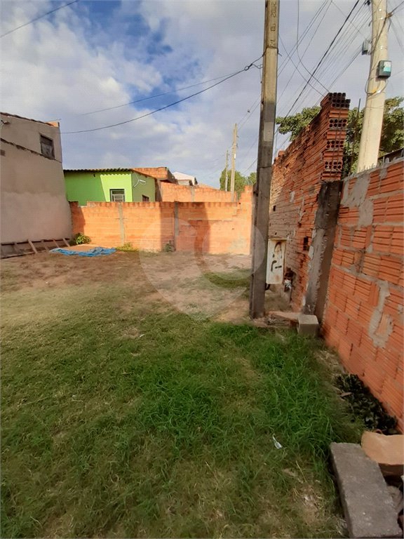 Casa no Antenor Garcia