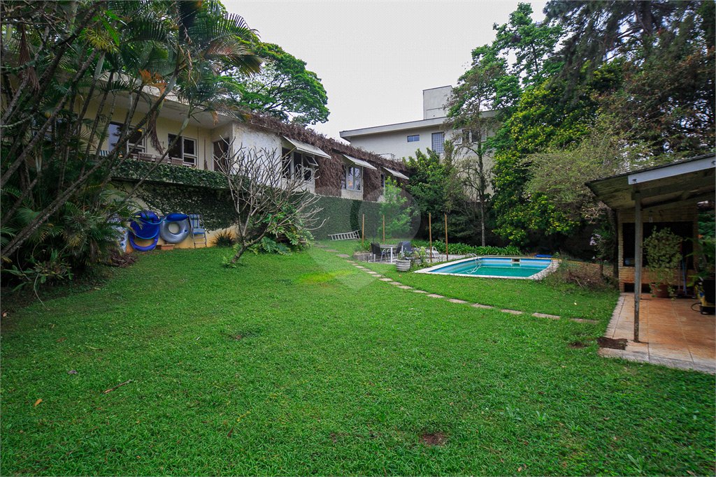 Casa à venda com 4 quartos, sendo 2 suítes, em Jardim Marajoara, São Paulo, SP