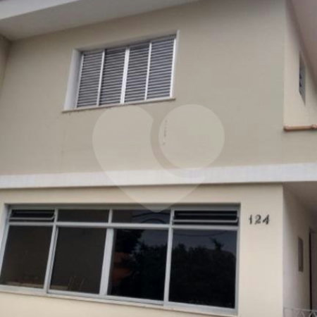 Sobrado à venda com 3 quartos, sendo 1 suíte,  em Parque Vitória, São Paulo, SP