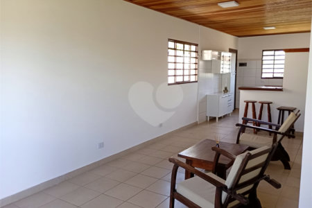 Casa Térrea à venda com 3 quartos em Guaxinduva, Atibaia, SP