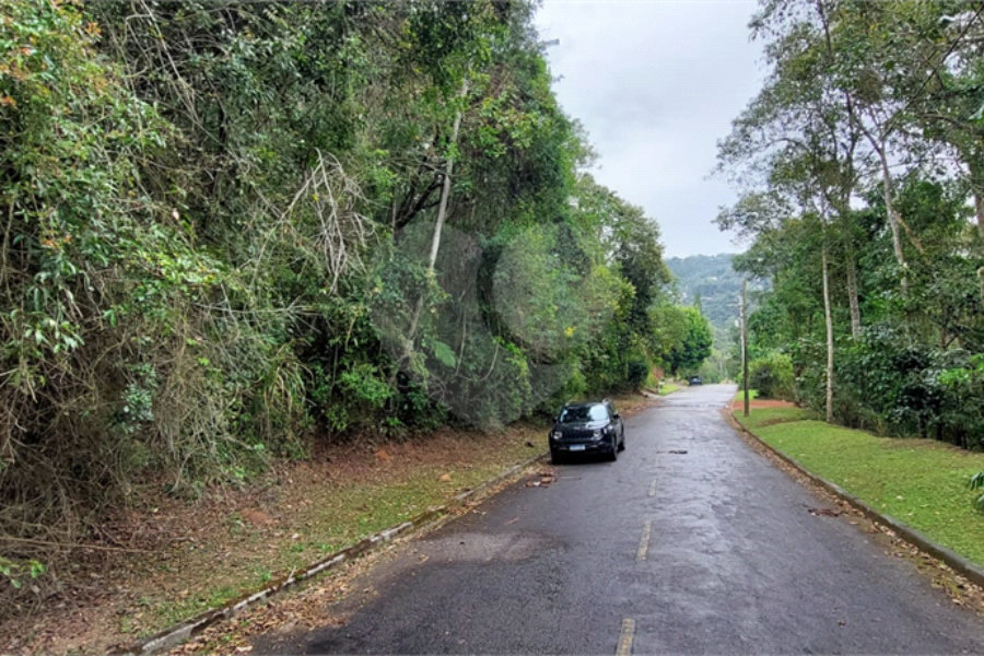 Terreno à venda no condomínio Alpes da Cantareira, Mairiporã - SP