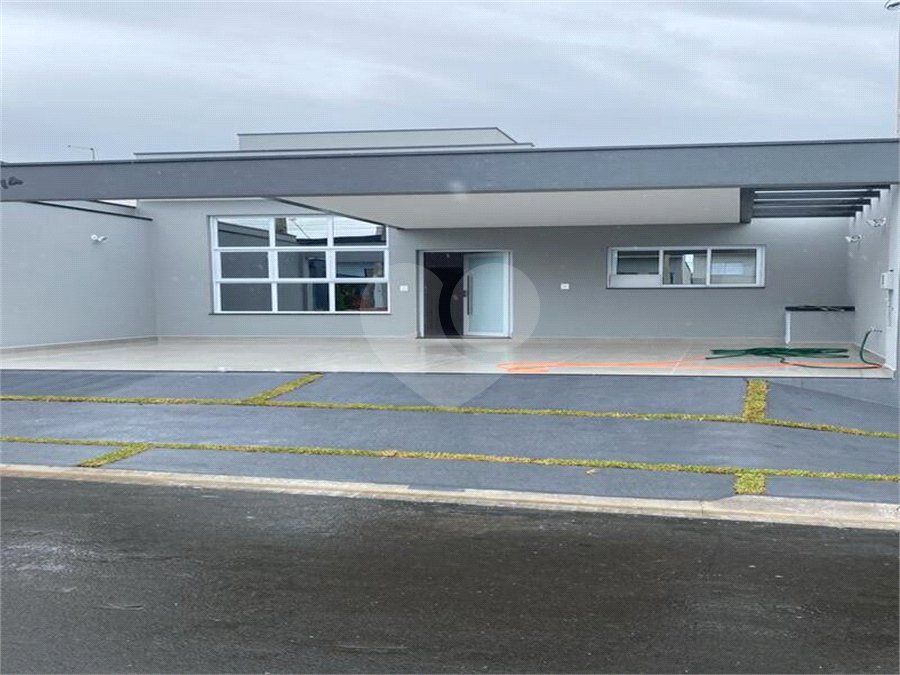 Casa à venda com 3 quartos, sendo 1 suíte, no condomínio Vila Ytu, Indaiatuba - SP