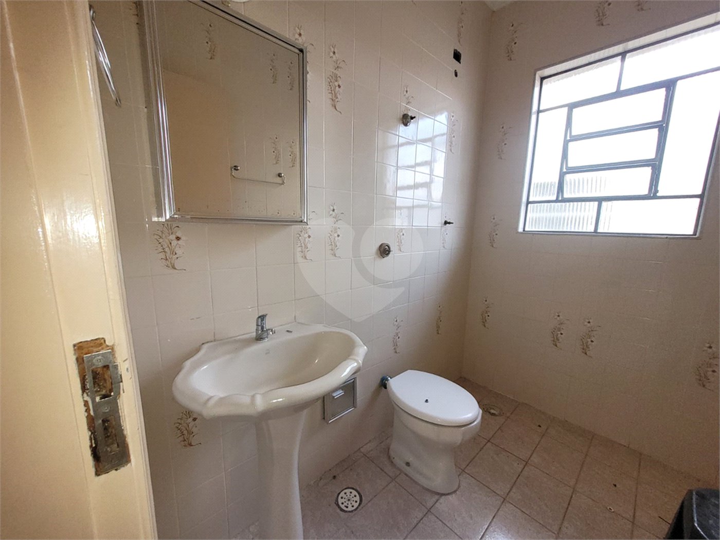 Casa à venda com 3 quartos, sendo 1 suíte, em Parque Maria Domitila, São Paulo, SP