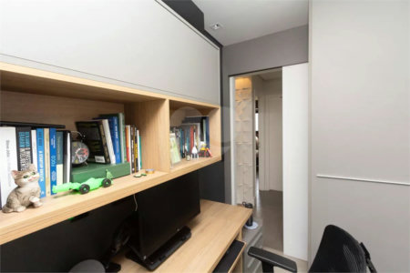 Apartamento à venda com 3 quartos, sendo 1 suíte,  em Vila Olímpia, São Paulo, SP