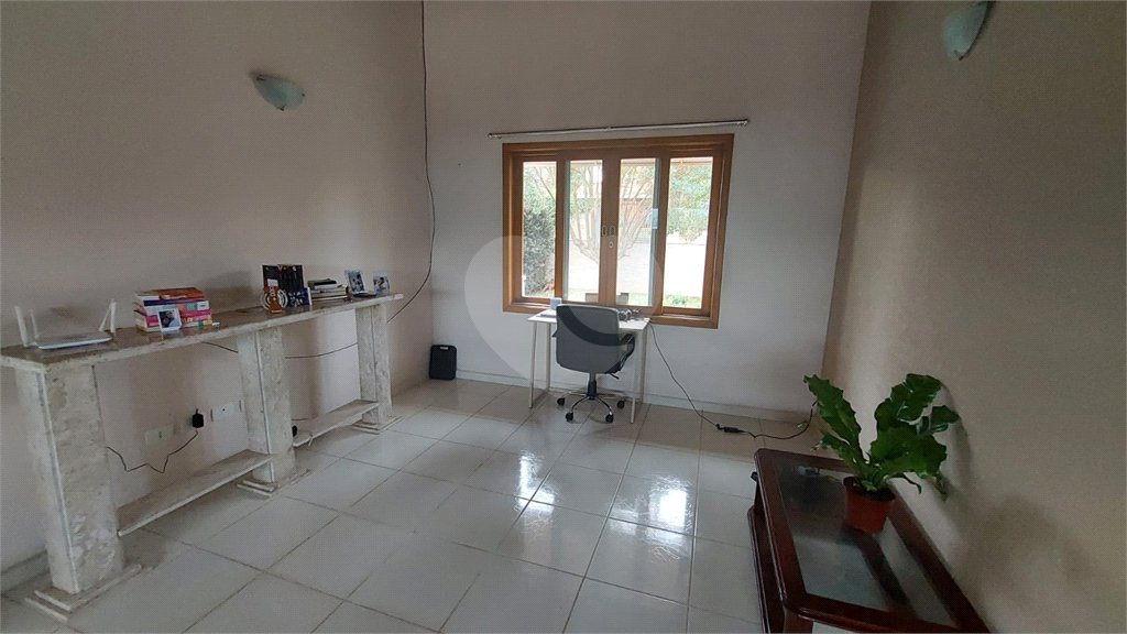 Casa à venda com 4 quartos, sendo 1 suíte, no condomínio Marf II, Bom Jesus dos Perdões - SP