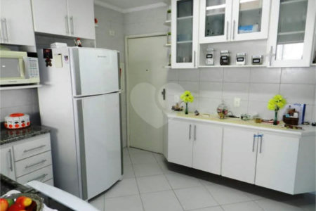 Apartamento à venda com 3 quartos, sendo 1 suíte, em Aclimação, São Paulo, SP