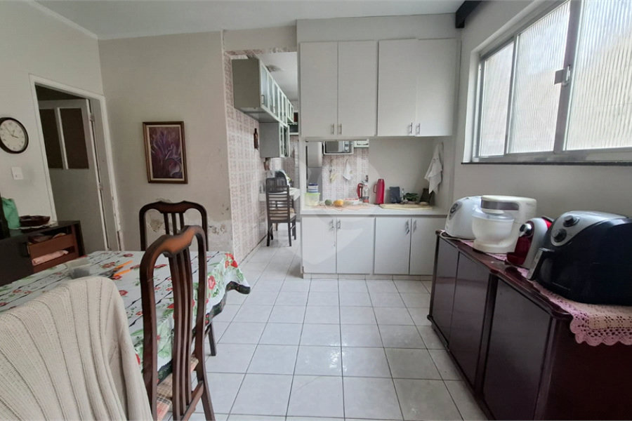 Sobrado à venda com 4 quartos em Bom Retiro, São Paulo, SP