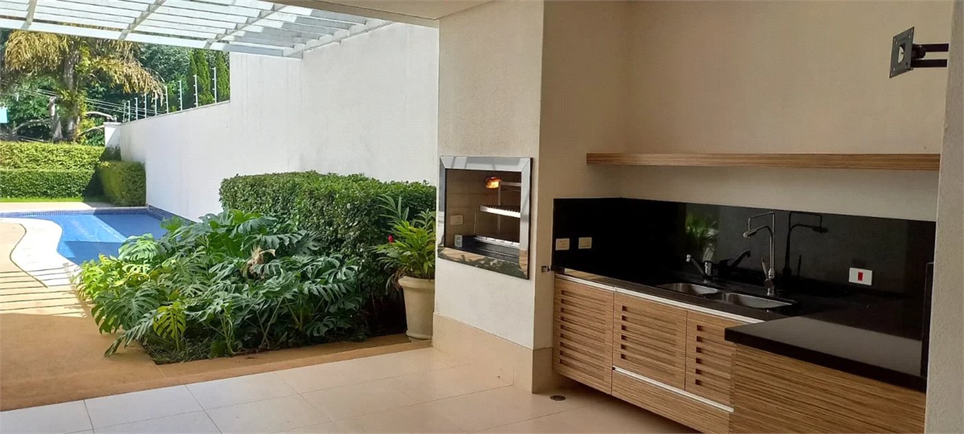 Sobrado à venda ou para alugar com 7 quartos, sendo 4 suítes, em Cidade Jardim, São Paulo, SP