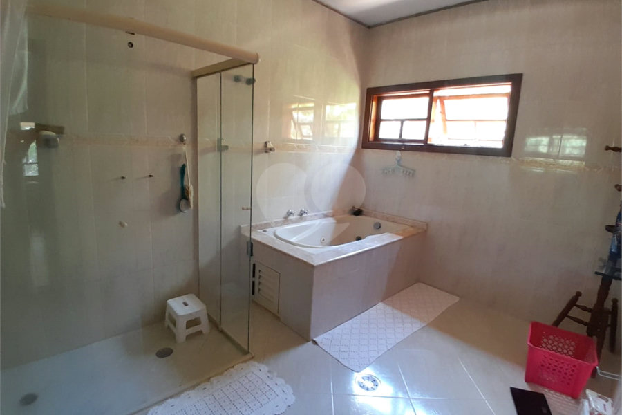 Casa à venda com 3 quartos, sendo 2 suítes,  no condomínio Alpes da Cantareira, Mairiporã - SP