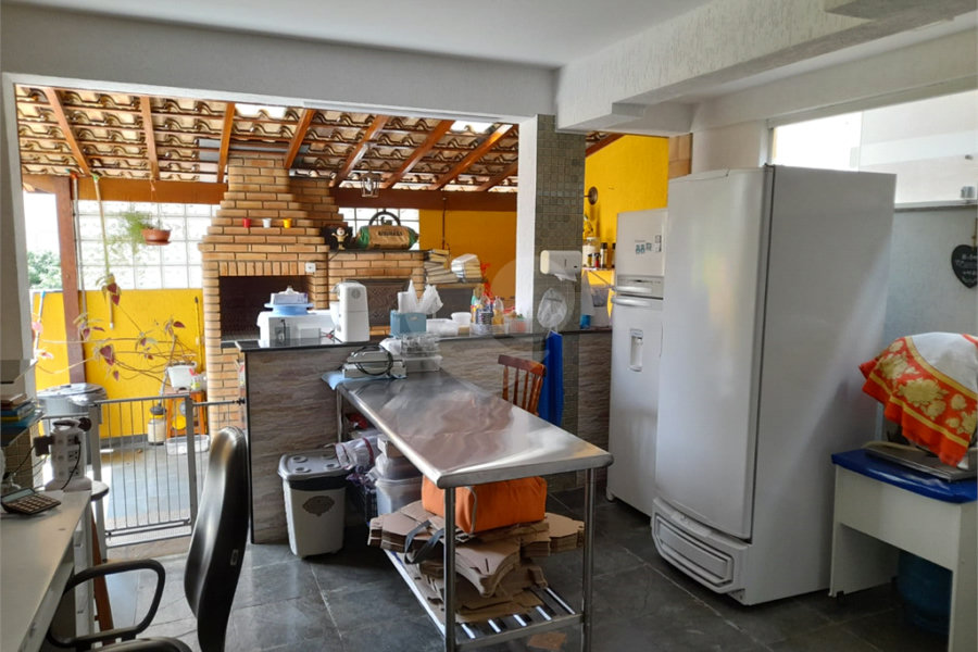 Sobrado à venda com 4 quartos, sendo 1 suíte, em Chora Menino, São Paulo, SP