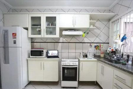 Casa à venda com 3 quartos, sendo 1 suíte, no condomínio Residencial Villagio, São Paulo - SP