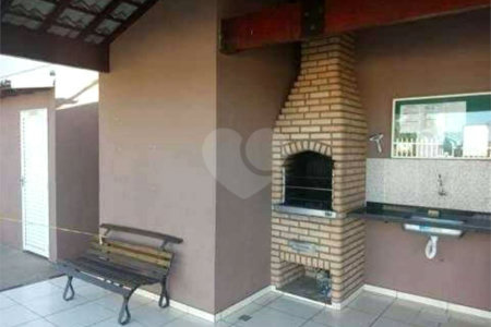 Casa térrea no Condomínio Flamboyant II.