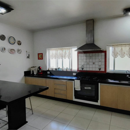 Casa à venda com 4 quartos, sendo 2 suítes, no condomínio Parque Chapada Itu, Itu - SP