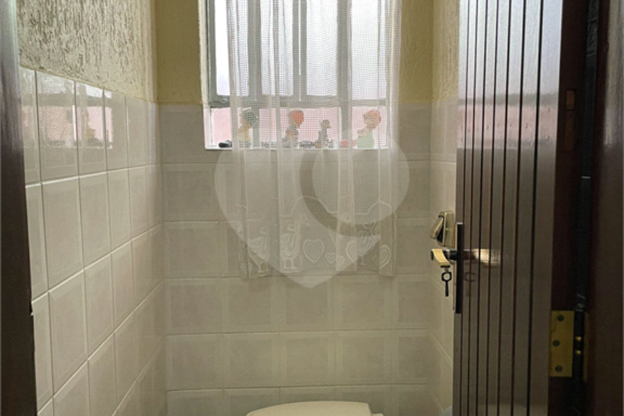 Casa Térrea à venda com 5 quartos, sendo 3 suítes, em Butantã, São Paulo, SP