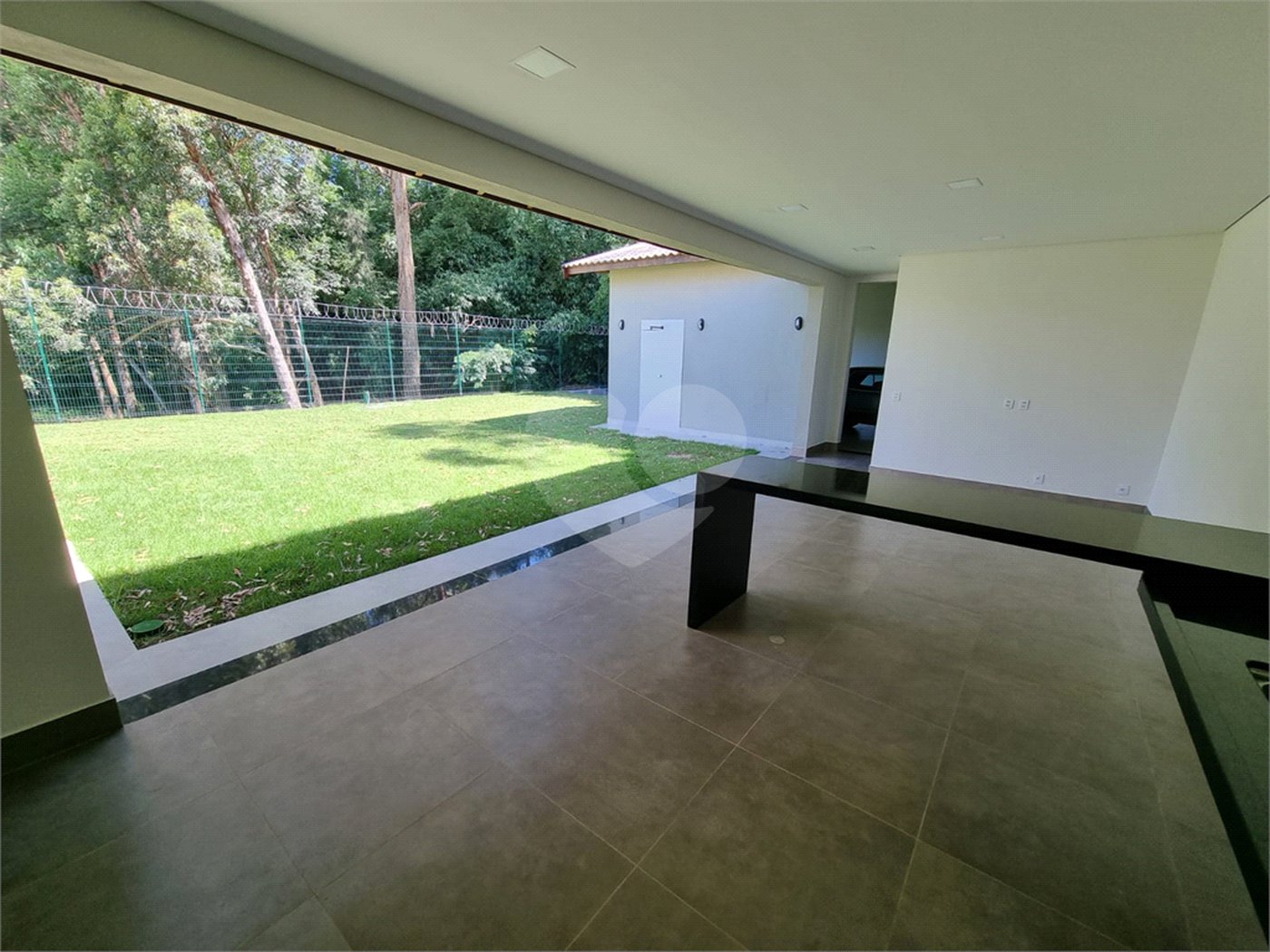 Casa à venda com 3 suítes no condomínio Terras de Santa Teresa, Itupeva - SP