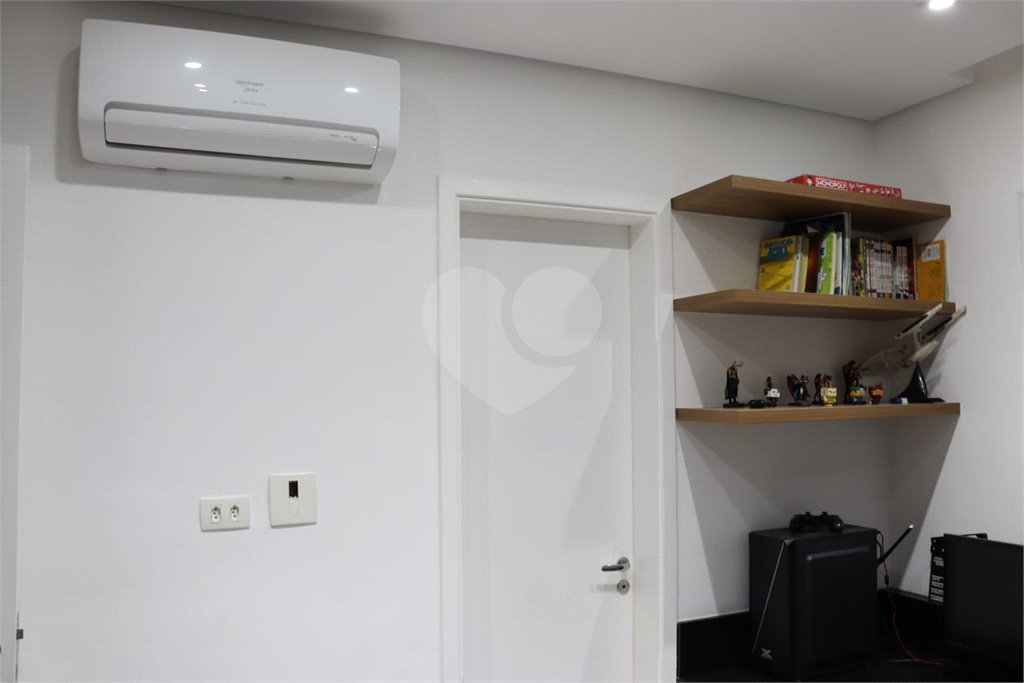 Apartamento à venda com 4 quartos, sendo 3 suítes,  em Parque Reboucas, São Paulo, SP
