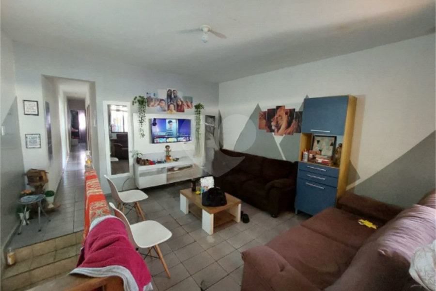 Sobrado à venda com 3 quartos em Vila Mangalot, São Paulo, SP