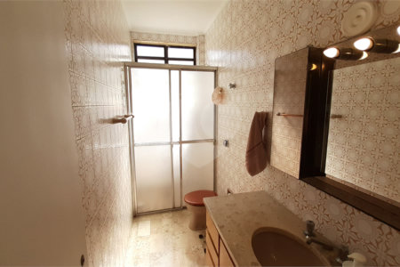 Sobrado à venda com 4 quartos, sendo 1 suíte,  em Planalto Paulista, São Paulo, SP