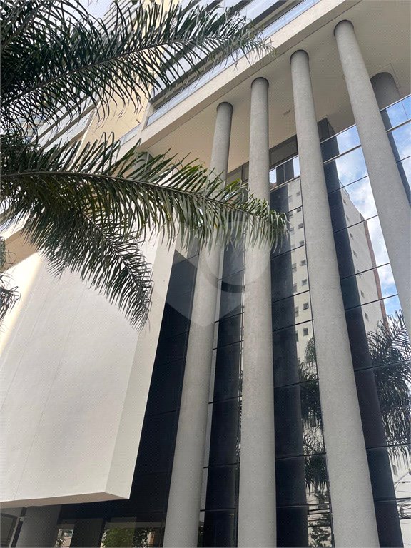Apartamento à venda com 3 suítes em Campo Belo, São Paulo, SP