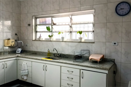 Casa à venda com 3 quartos, sendo 1 suíte, em Planalto Paulista, São Paulo, SP
