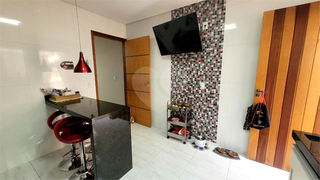 Sobrado à venda com 3 quartos, sendo 1 suíte, em Vila Nivi, São Paulo, SP