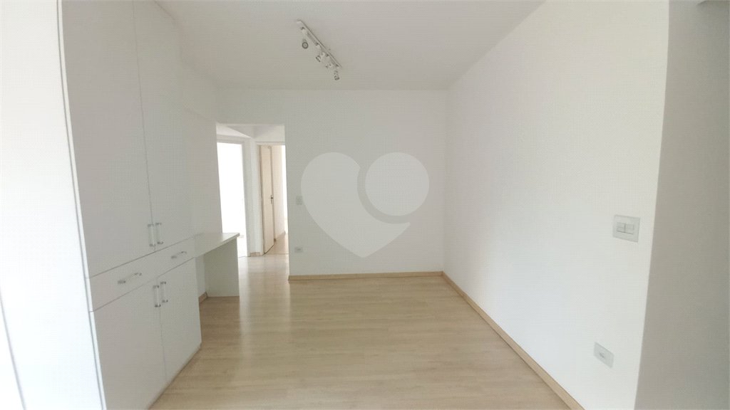 Apartamento à venda com 3 quartos, sendo 1 suíte,  em Vila Indiana, São Paulo, SP