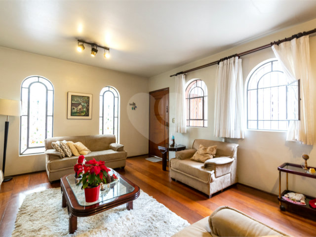 Casa à venda com 4 quartos, sendo 2 suítes,  em Campo Belo, São Paulo, SP