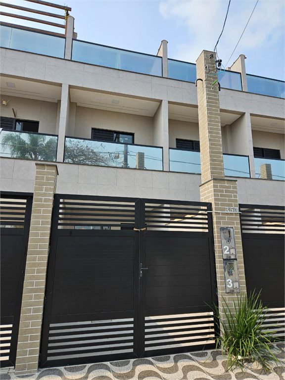 Sobrado à venda com 2 quartos em Maracanã, Praia Grande, SP