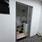 Casa térrea à venda no Douradinho com 2 quartos e edícula com mais dois quartos e 2 banheiros.