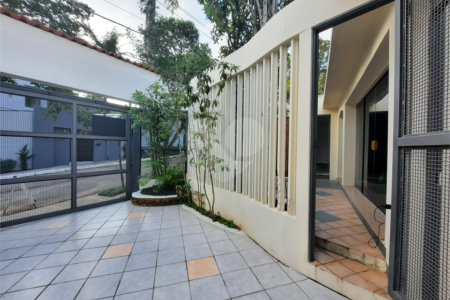 Casa Térrea à venda com 3 quartos, sendo 1 suíte, em Jardim Marajoara, São Paulo, SP