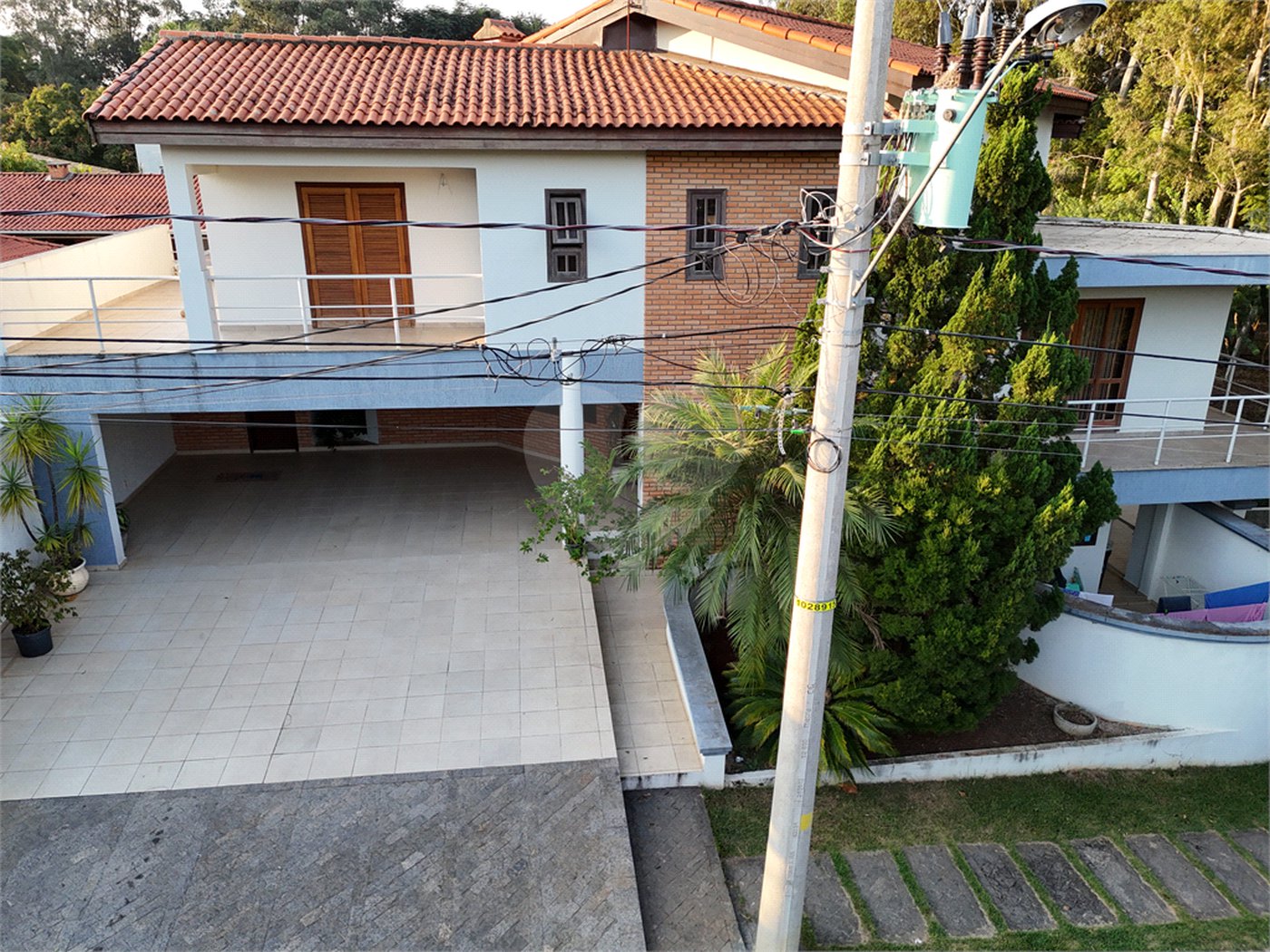 Casa à venda com 6 quartos, sendo 5 suítes, no condomínio Ibiti do Paço, Sorocaba - SP