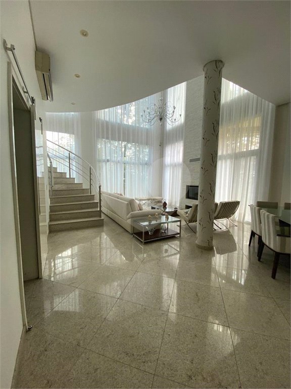 Casa à venda com 3 suítes no condomínio Parque Itatiaia, Mairiporã - SP