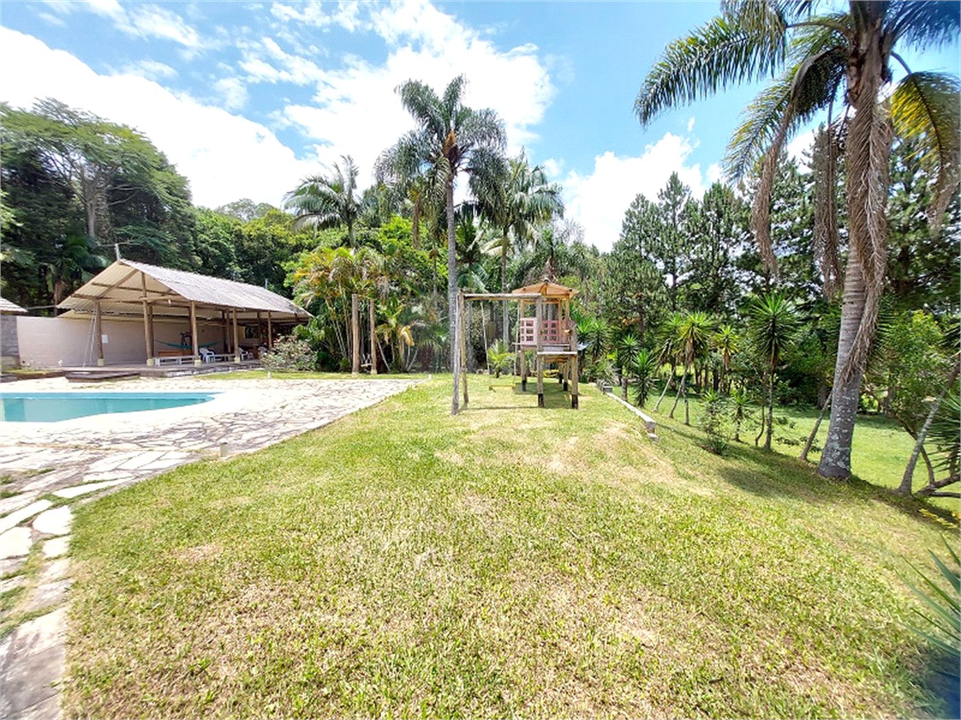 Casa à venda com 4 quartos, sendo 1 suíte, no Centro, Ibiúna, SP