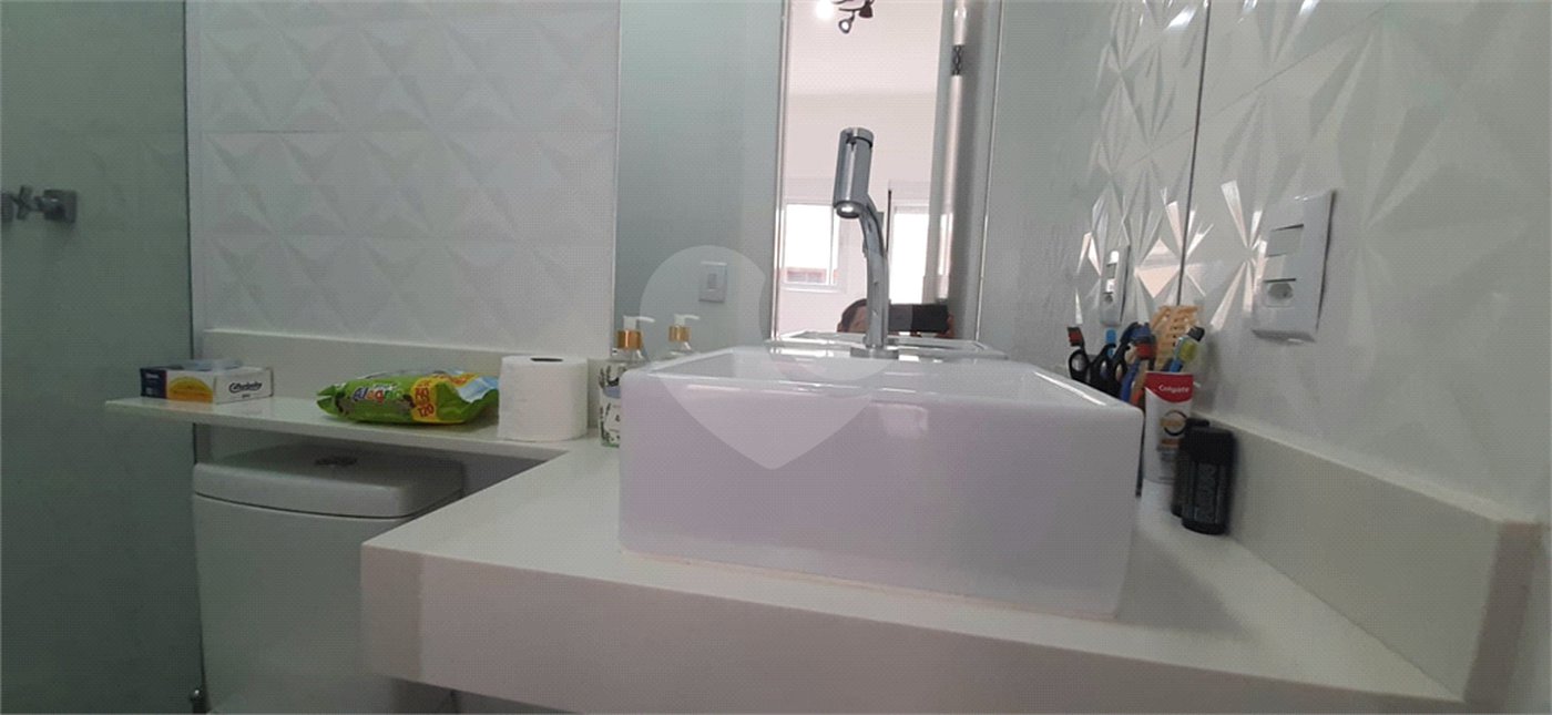 Casa à venda com 3 quartos, sendo 1 suíte, no condomínio Residencial Gran Veiga, São Paulo - SP