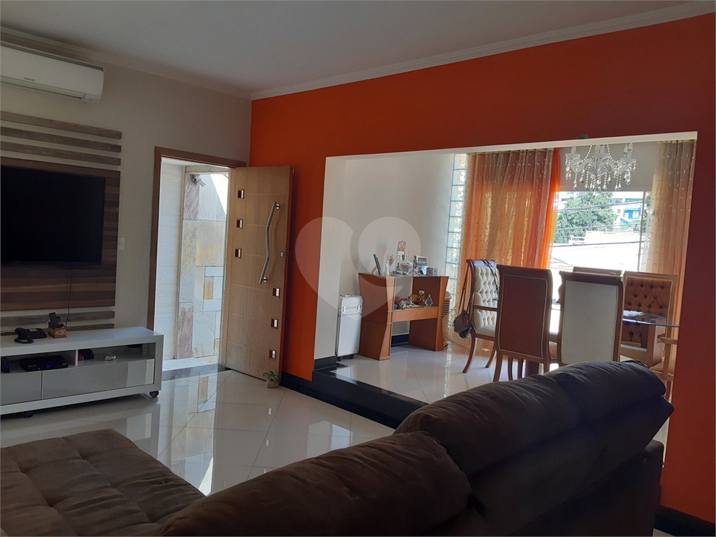 Sobrado à venda com 3 quartos, sendo 2 suítes, em Tremembé, São Paulo, SP
