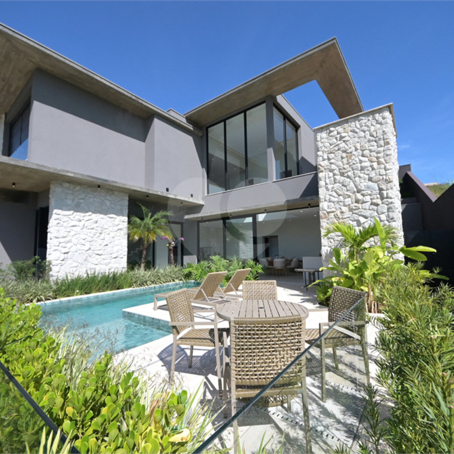 Casa à venda com 4 suítes no condomínio Villa dos Pinheiros, Indaiatuba - SP