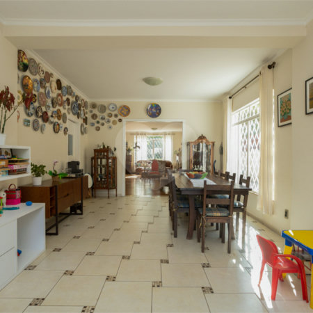Sobrado à venda com 4 quartos, sendo 2 suítes, em Vila Madalena, São Paulo, SP