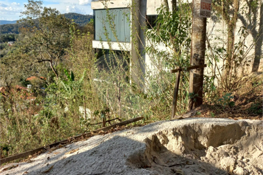 Terreno à venda no condomínio Loteamento Altos da Cantareira, Mairiporã - SP