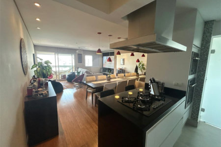 Apartamento à venda com 2 quartos, sendo 1 suíte,  em Vila Romana, São Paulo, SP