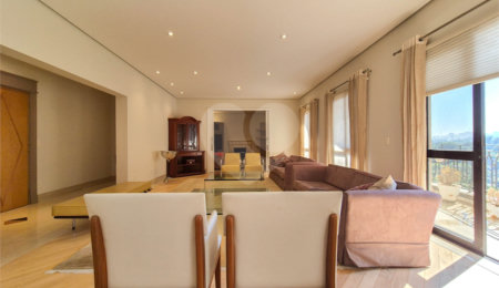 Apartamento à venda ou para alugar com 4 quartos, sendo 3 suítes, em Moema, São Paulo, SP