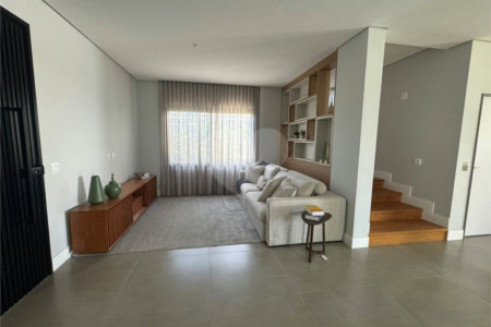 Casa à venda com 4 suítes no condomínio Villas do Golf, Itu - SP