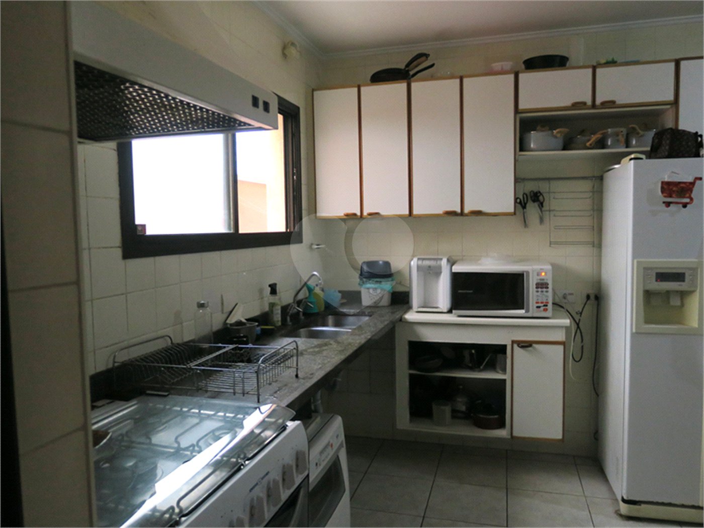 Casa à venda com 4 quartos, sendo 2 suítes, no condomínio Vila das Flores, São Paulo - SP