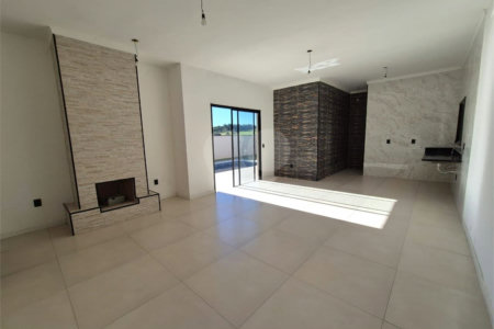 Casa à venda com 3 quartos, sendo 1 suíte, em Jardim Paraíso da Usina, Atibaia, SP