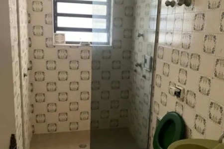 Casa/ Sobrado Amplo no Boqueirão/ Santos/SP