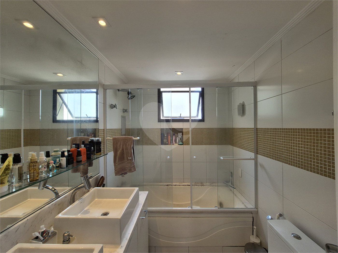 Cobertura à venda com 4 quartos, sendo 2 suítes, em Vila Hamburguesa, São Paulo, SP