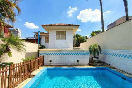 Casa para alugar com 4 quartos, sendo 2 suítes, no condomínio Comendador Elias Zarzur, São Paulo - SP