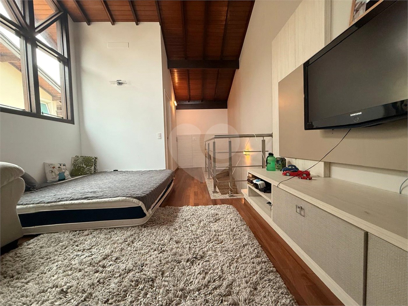 Casa à venda com 4 quartos, sendo 2 suítes, no condomínio Florada da Serra, São Paulo - SP