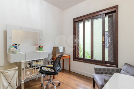 Casa à venda com 3 quartos, sendo 1 suíte, em Jardim Paulistano, São Paulo, SP