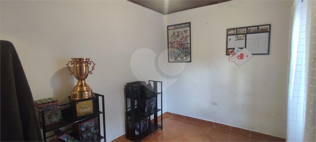 Sobrado à venda com 6 quartos, sendo 1 suíte, em Vila Acoreana, Poá, SP